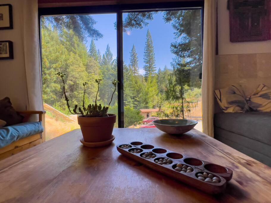 ガーバービルLittle House In The Redwoods With A Hot Tub!アパートメント エクステリア 写真