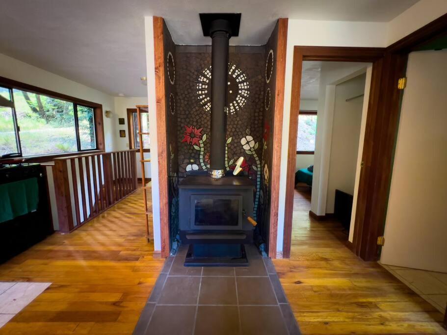 ガーバービルLittle House In The Redwoods With A Hot Tub!アパートメント エクステリア 写真